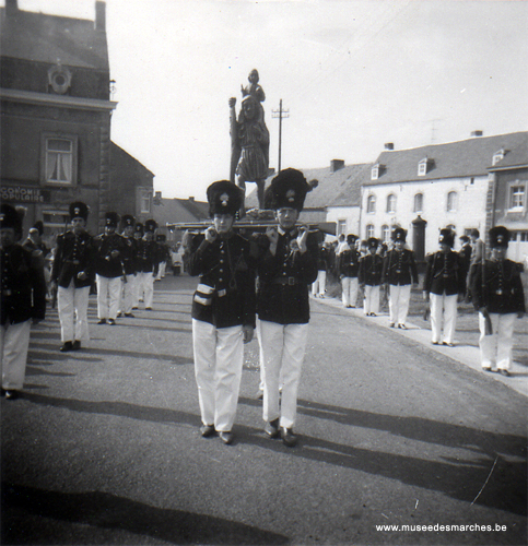 Grenadiers portant saint Christophe